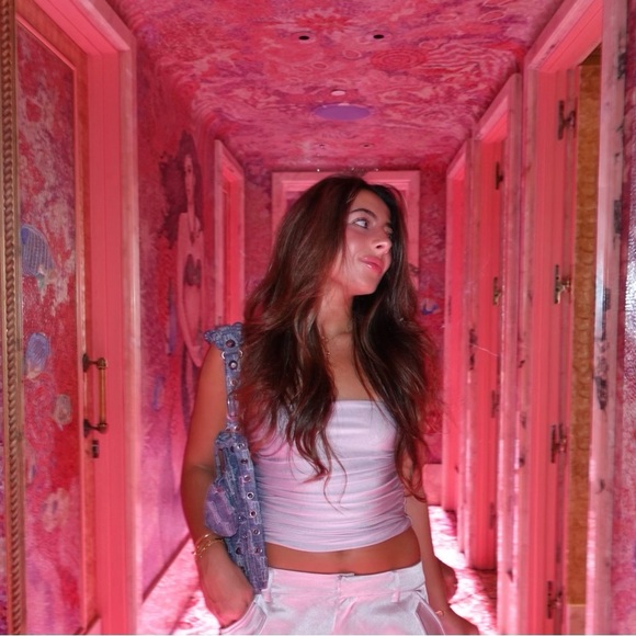 meet your posher, kayla - Picture 1 of 1